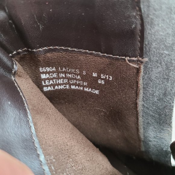 Clarks women's biker boots brown leather mid calf buckles size 8 - Picture 13 of 13